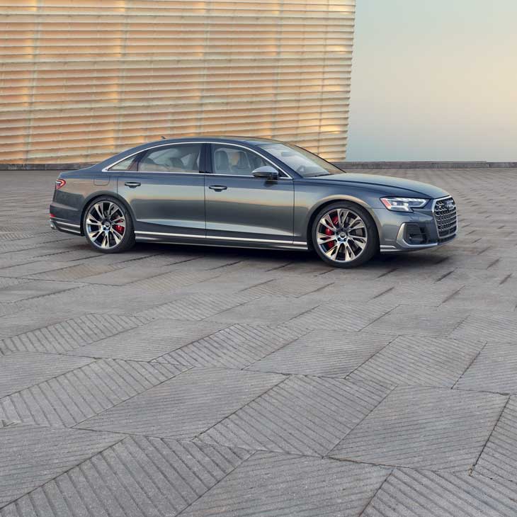 Side profile of the Audi S8.