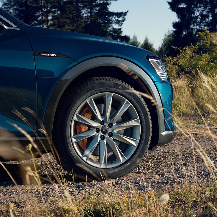 Close up of the wheels on the Audi e-tron.