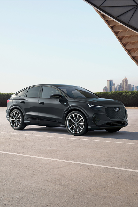 3/4 side view of the Audi Q8 e-tron.