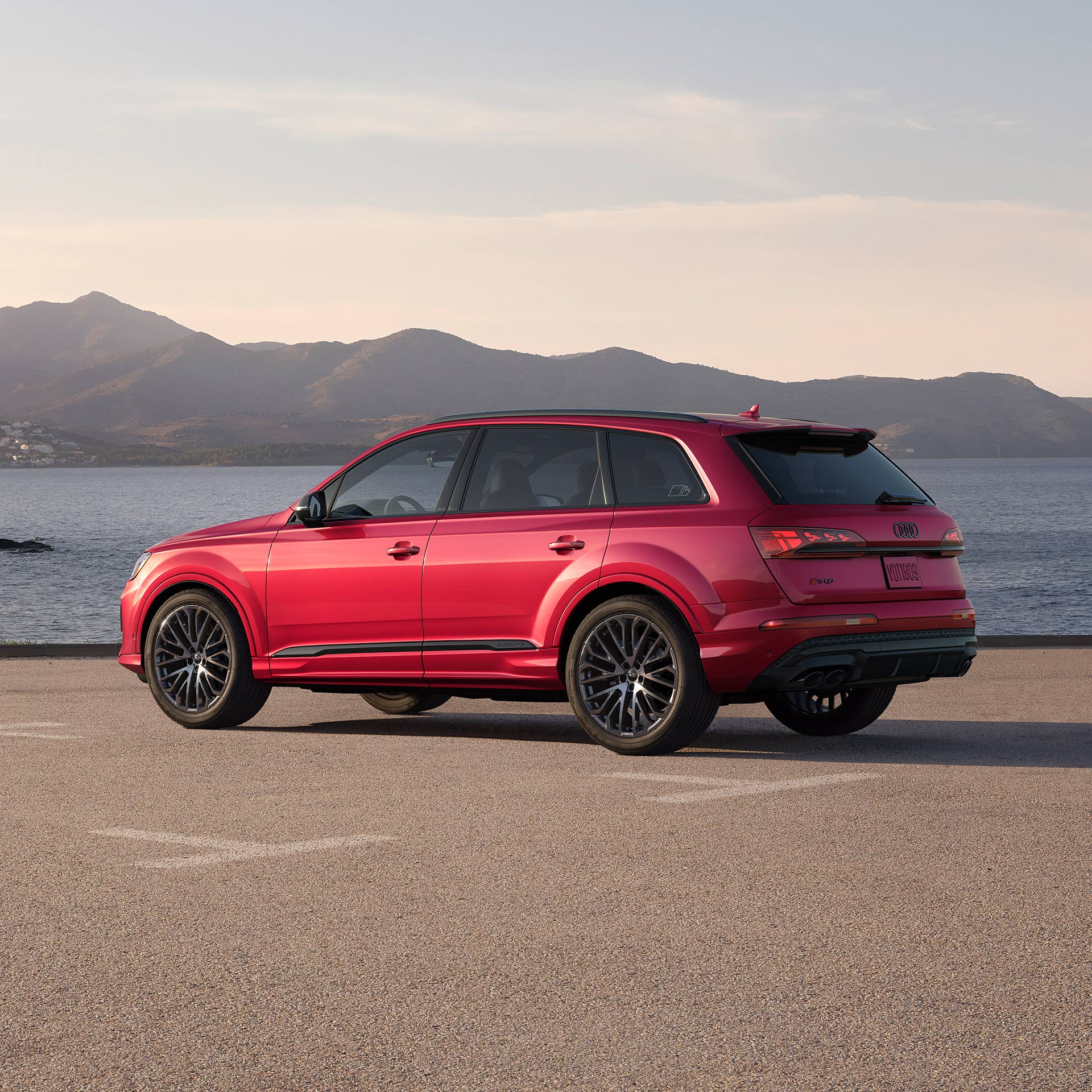 3/4 side view of the Audi Q8 e-tron.