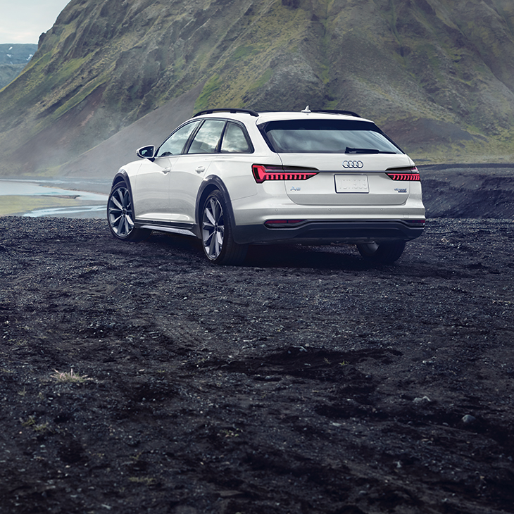 Rear profile of the Audi A6 allroad® parked. 